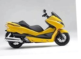 Honda изменила расцветку скутеров серии Forza