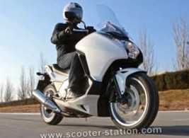 Экспресс-тест: Honda Integra 700 C-ABS – мотоцикл в обличье максискутера