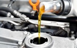 Какое моторное масло заливать в двигатель автомобиля