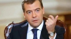 Медведев поручил широко обсудить понятие «опасное вождение»