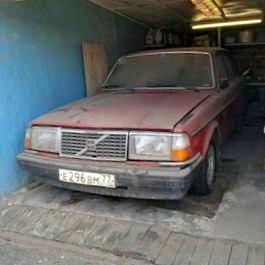 Мир не без добрых людей — Volvo 244 Красный Джекпот