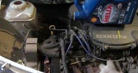 Самостоятельная замена  масла в двигателе  на Рено Логан