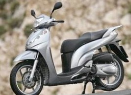 ТЕСТ-РАЙД: HONDA SH 300i - СКУТЕР ДЛЯ КОМПЕТЕНТНЫХ ВОДИТЕЛЕЙ