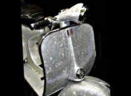 Vespa+Swarovski: хрустальный гроб для Осы