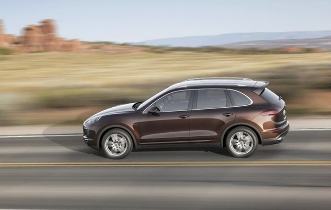 Брат водителя porsche cayenne...