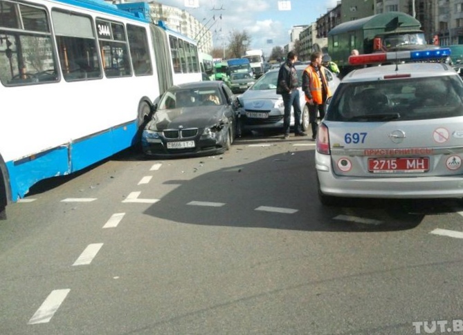 "Хотите по закону?". дтп с менее...