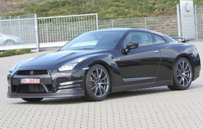 Компания nissan представила gt-r 2012 модельного года