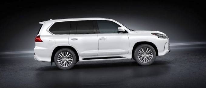 Lexus lx с новой внешностью и новой начинкой