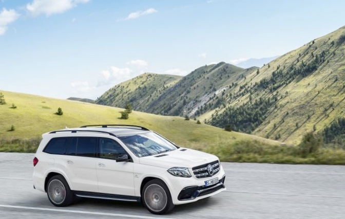 Mercedes gls с новыми фарами и обновленным кузовом