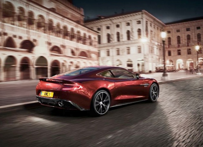 Новый суперкар aston martin vanquish...