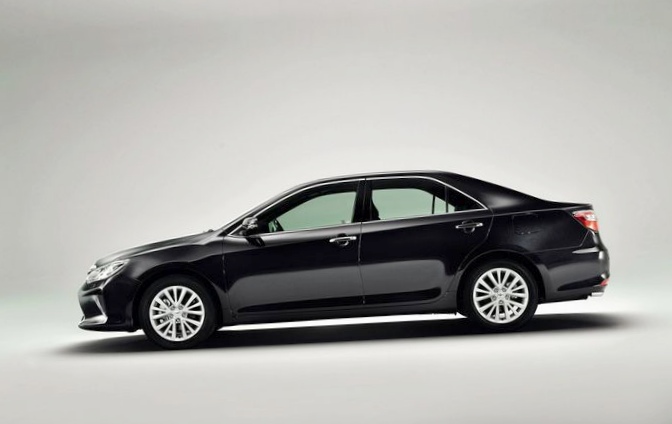 Оглашены украинские цены на обновленную toyota camry