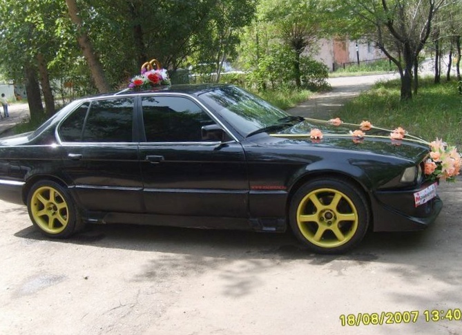 Отзыв об автомобиле bmw 730i, кузов e32, 1987 год.