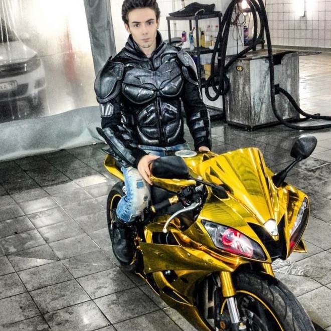 Спортбайк yamaha r6 gold chrome batman!