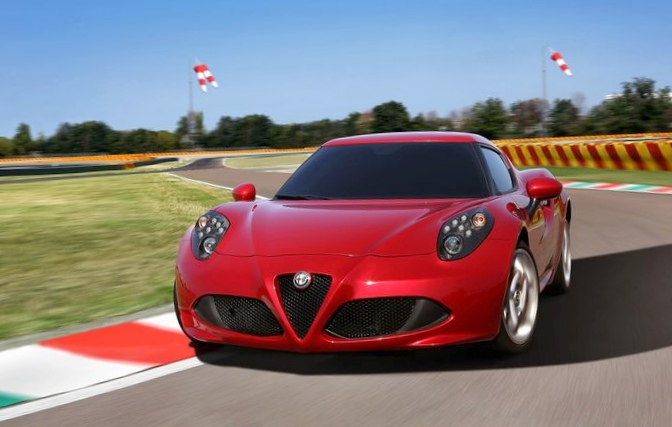 Спортивное купе alfa romeo 4с лишили крыши и вспененных фар